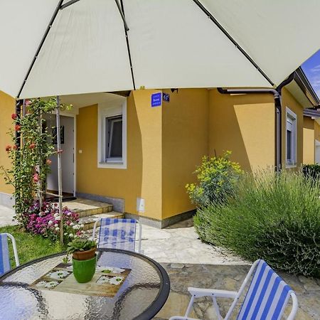 Bozica House With Apartment Umag Bagian luar foto