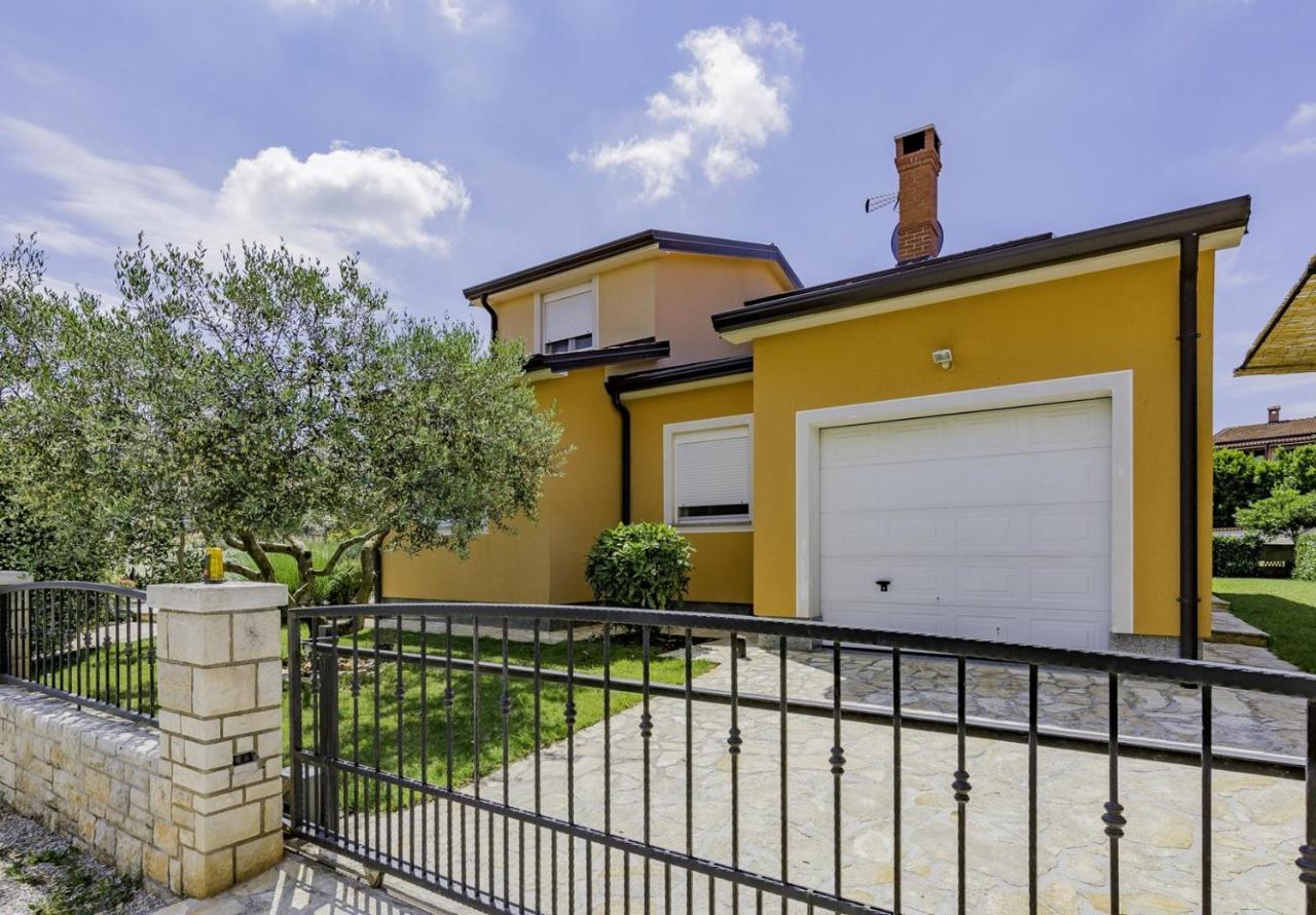 Bozica House With Apartment Umag Bagian luar foto
