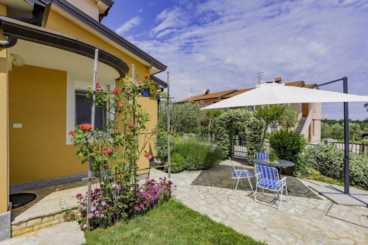 Bozica House With Apartment Umag Bagian luar foto