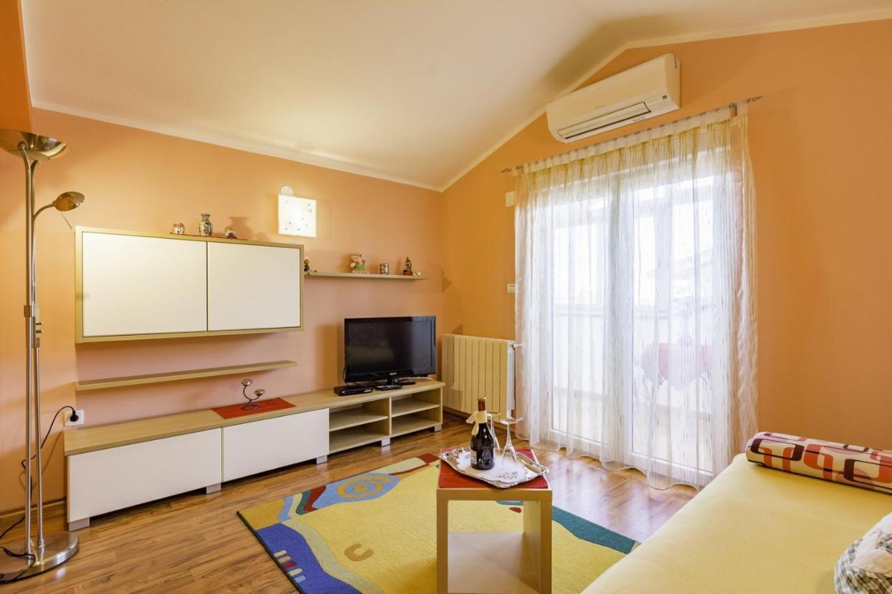 Bozica House With Apartment Umag Bagian luar foto
