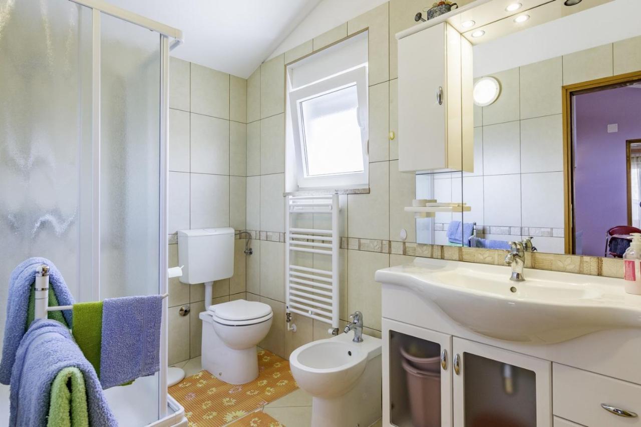 Bozica House With Apartment Umag Bagian luar foto