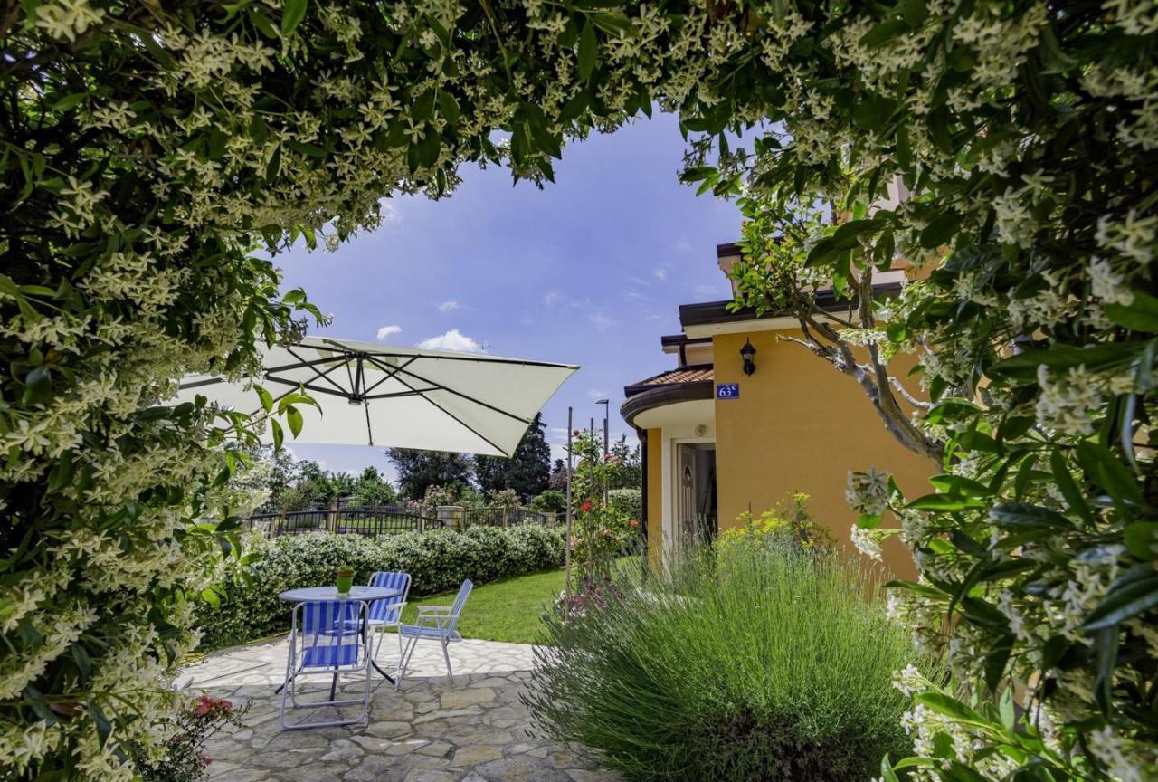 Bozica House With Apartment Umag Bagian luar foto