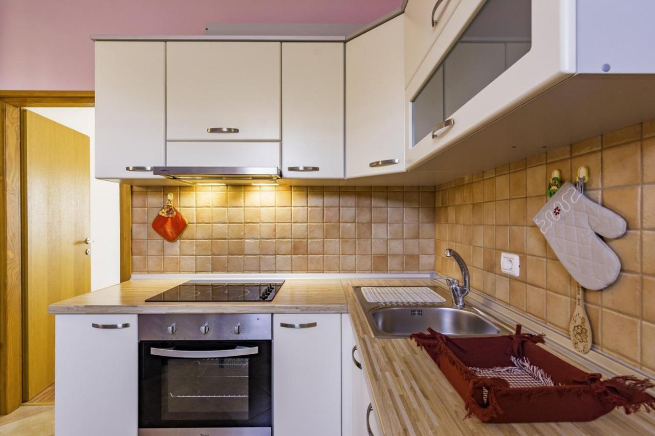 Bozica House With Apartment Umag Bagian luar foto